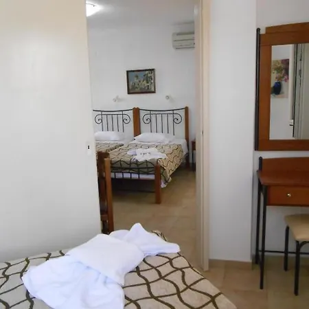 Summerfell * Agia Anna (Naxos)